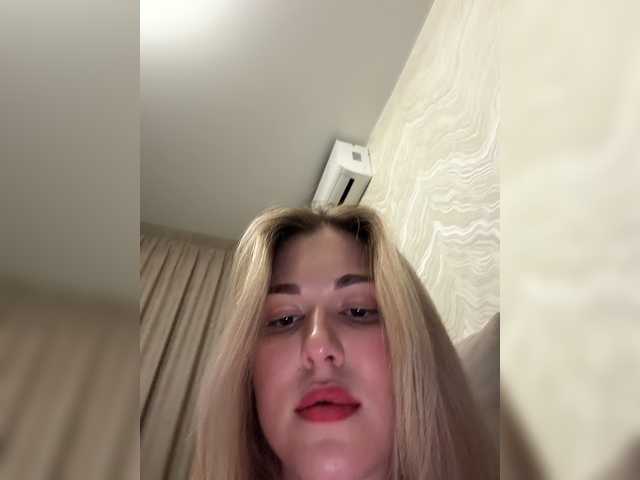 KateMid live cam on BongaCams