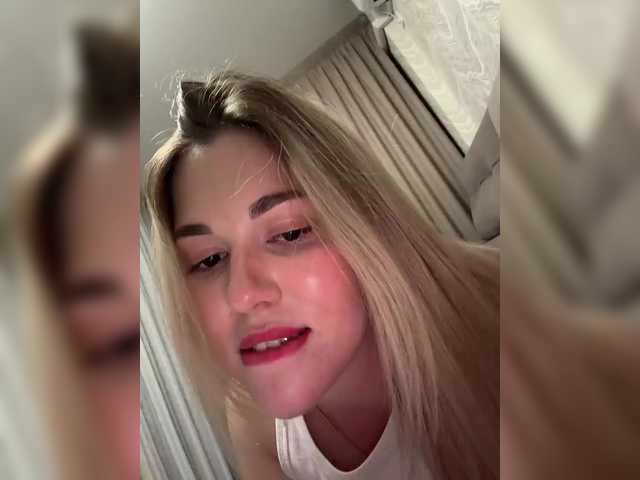 KateMid live cam on BongaCams