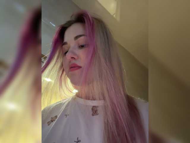 KateMid live cam on BongaCams