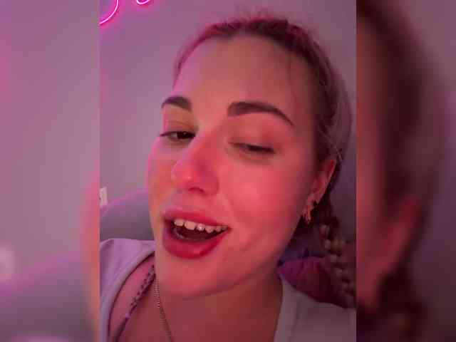KateMid webcam