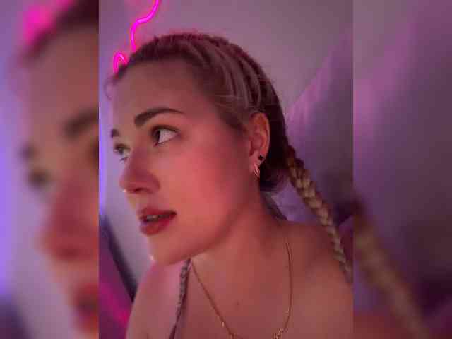 KateMid webcam