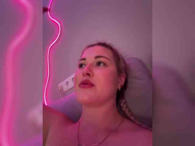 KateMid webcam