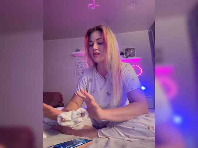 KateMid webcam