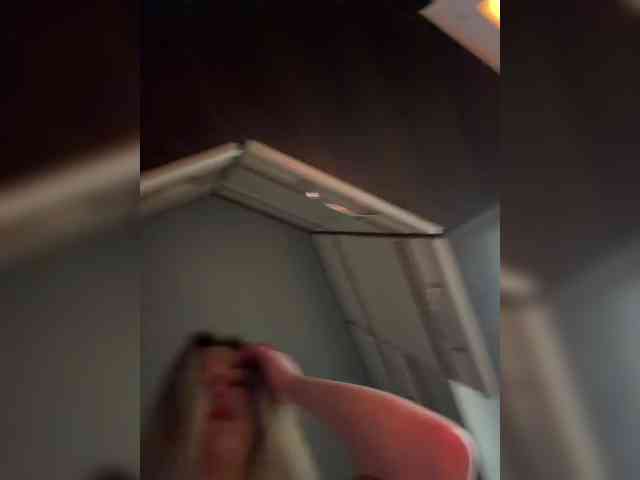 KateMid webcam