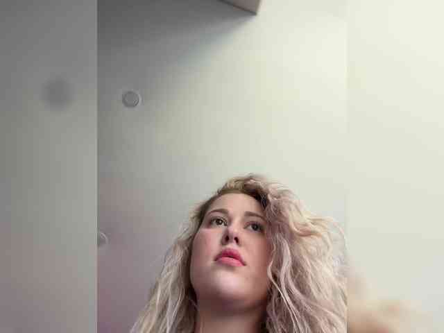 KateMid webcam