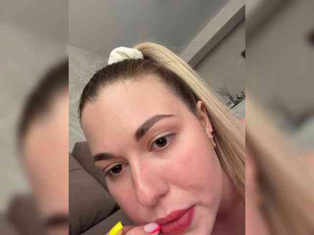 KateMid webcam
