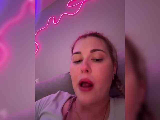 KateMid webcam