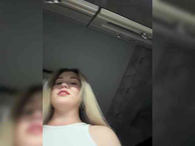 KateMid Live Webcam on BongaCams