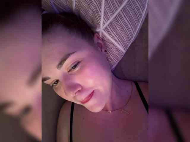 KateMid webcam