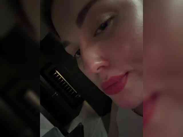 KateMid webcam