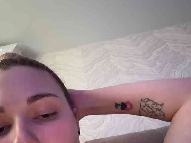 KateMid webcam