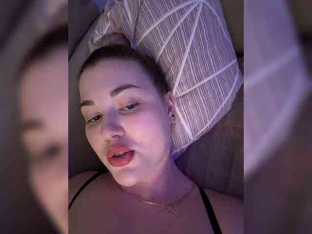 KateMid webcam