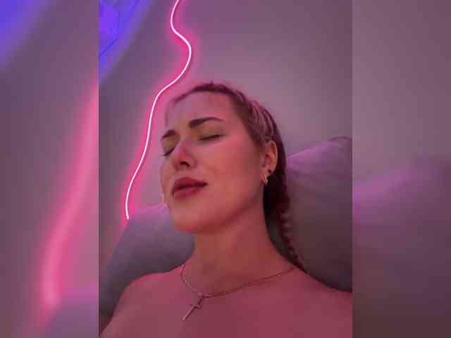 KateMid webcam