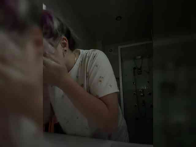 KateMid webcam