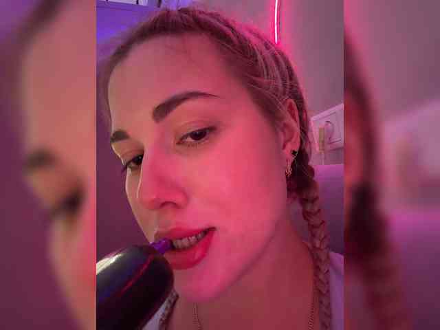 KateMid webcam