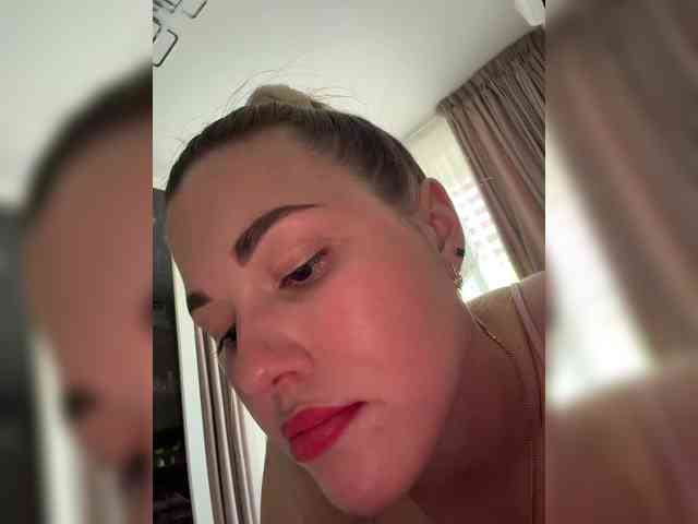KateMid webcam