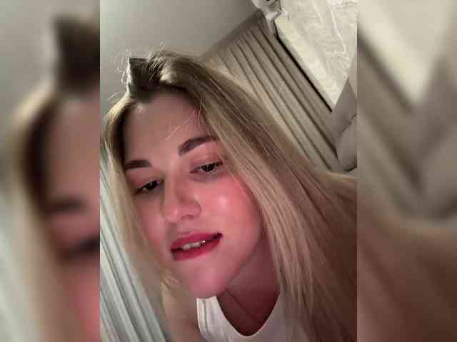 KateMid webcam