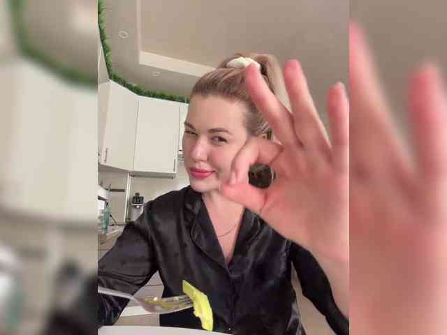 KateMid webcam