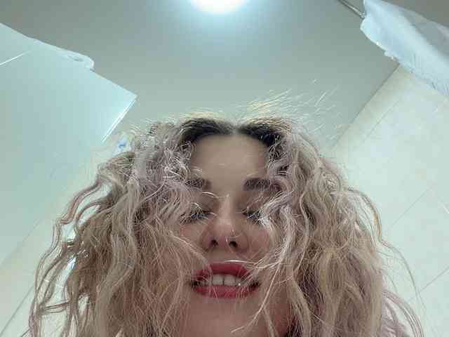 KateMid webcam
