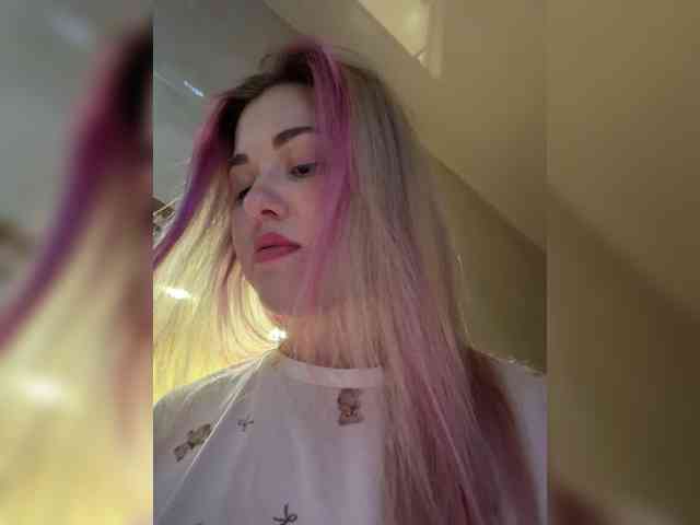 KateMid webcam