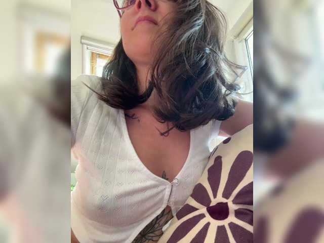 christineswee live cam on BongaCams