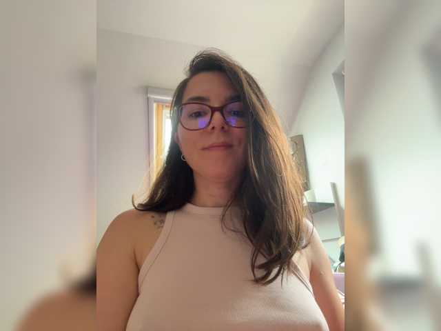 christineswee live cam
