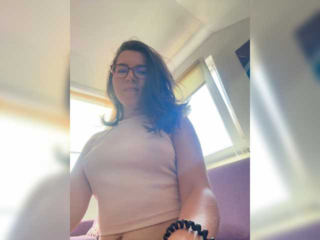 christineswee live cam on BongaCams