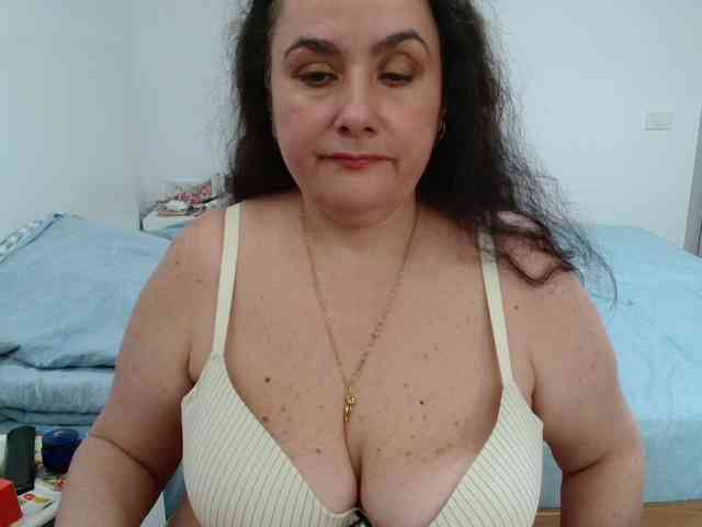 ClaudetteBBW webcam