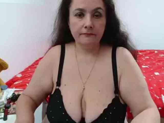 ClaudetteBBW webcam