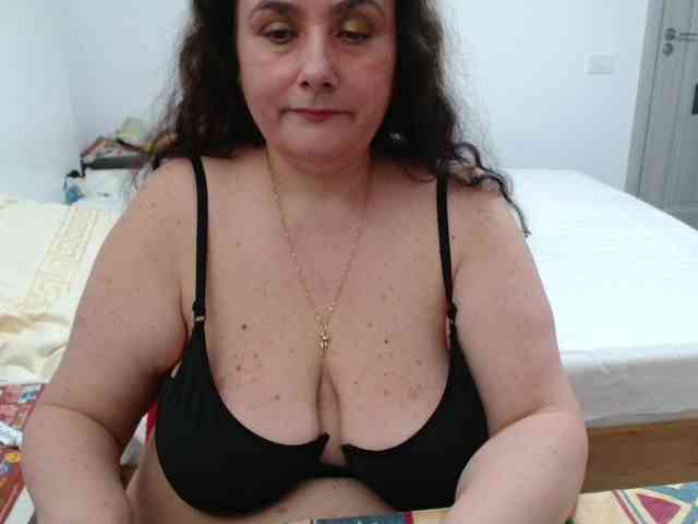 ClaudetteBBW webcam