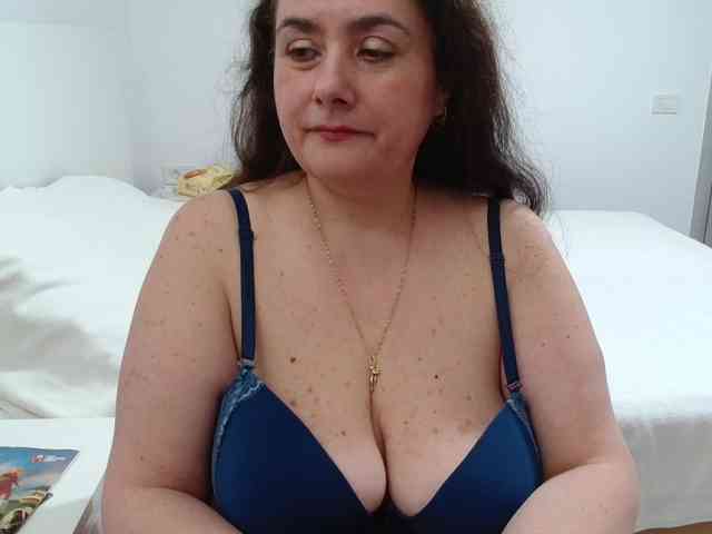 ClaudetteBBW webcam