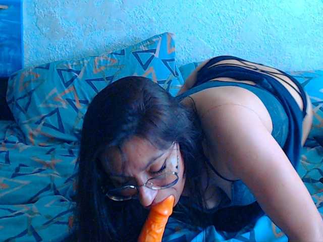 janettekitty live show