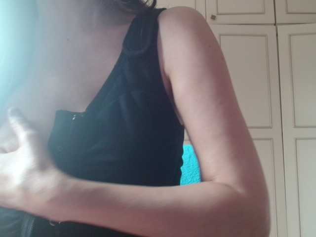 le modèle Magiee est en webcam porno dans un show sur le site bongacams, il possède les tags suivants: White/Caucasian,Brunette,Hairy