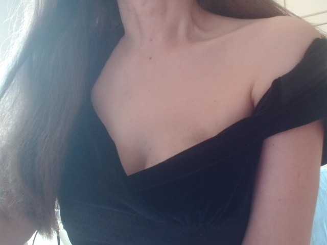 deadivina live cam on BongaCams