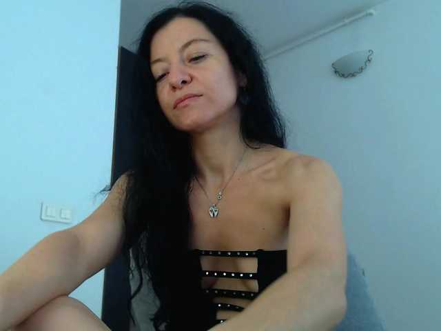 blueyesbaby live cam on BongaCams