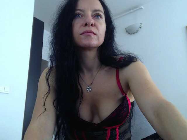 blueyesbaby live cam on BongaCams