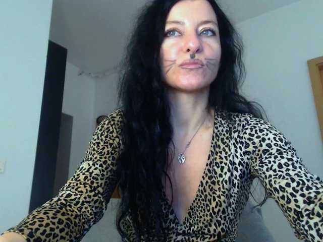 BluEyesBaby live cam on BongaCams