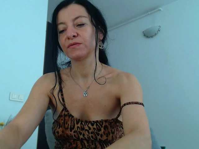 blueyesbaby live cam on BongaCams