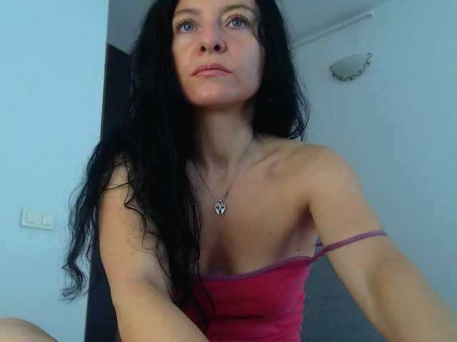 blueyesbaby live cam on BongaCams