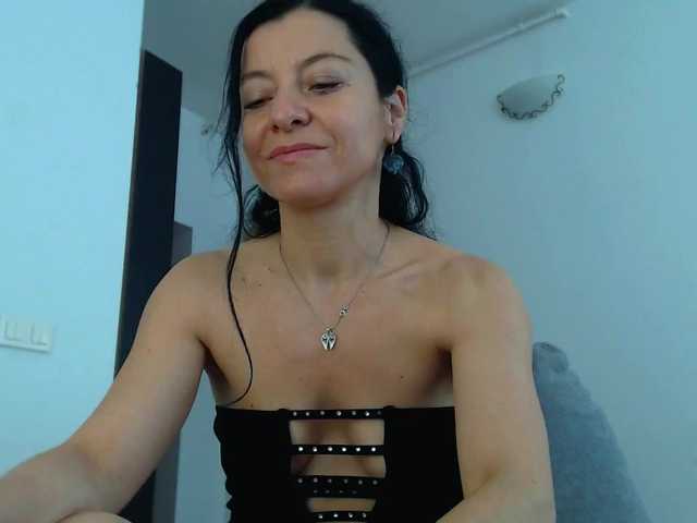 blueyesbaby live cam on BongaCams
