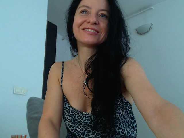 blueyesbaby live cam on BongaCams