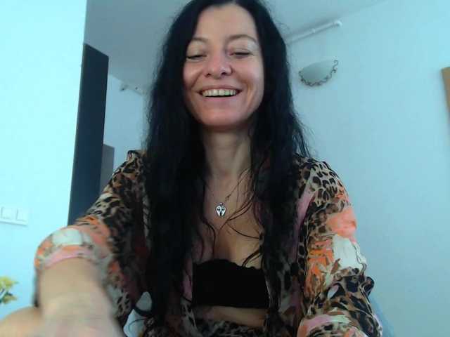 blueyesbaby live cam on BongaCams