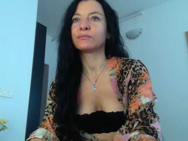 blueyesbaby live cam on BongaCams