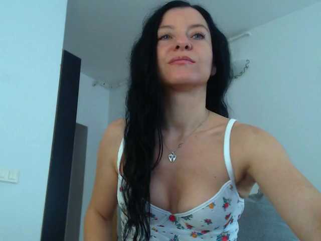 BluEyesBaby live cam preview