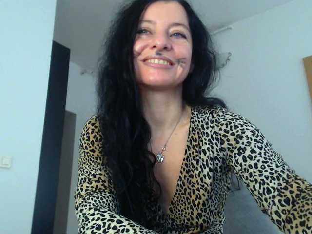 BluEyesBaby live cam on BongaCams