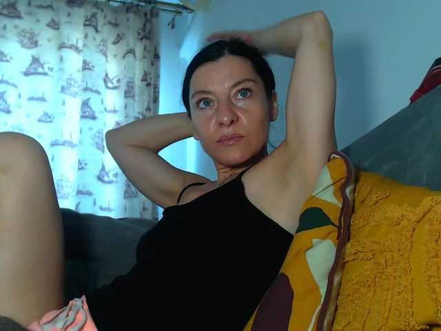 blueyesbaby live cam on BongaCams