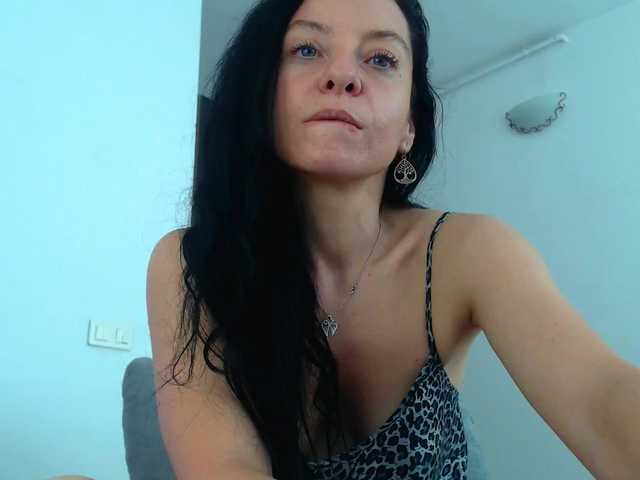 blueyesbaby live cam on BongaCams