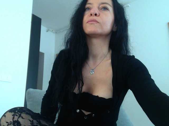 blueyesbaby live cam on BongaCams