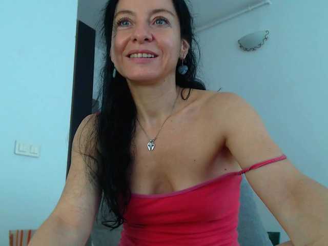 blueyesbaby live cam on BongaCams