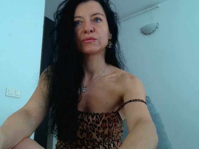blueyesbaby live cam on BongaCams